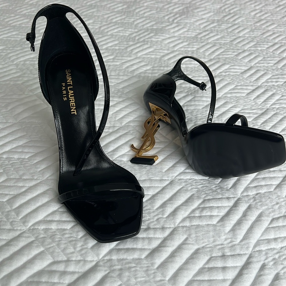 Yves Saint Laurent heels. Never worn. Do not have box